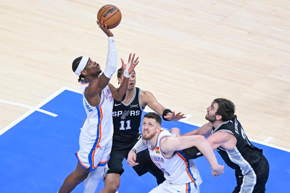 伊涅斯塔足球生涯传奇与中场艺术全解析